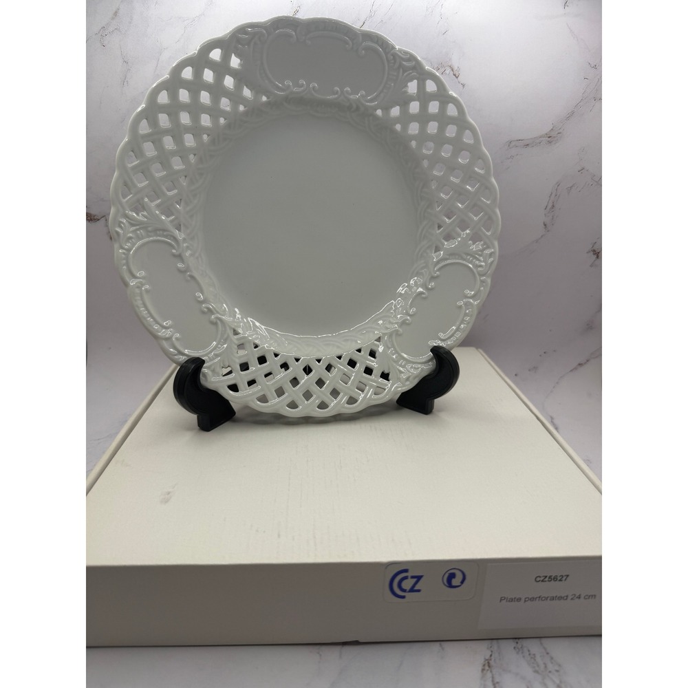 CZ White Porcelain Perforated Lattice Decorative Plate 9" CZ5627 Reticulated NEW